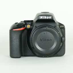 Nikon D5600