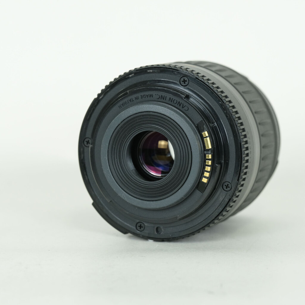 Canon EF-S18-55mm F3.5-5.6 IS
