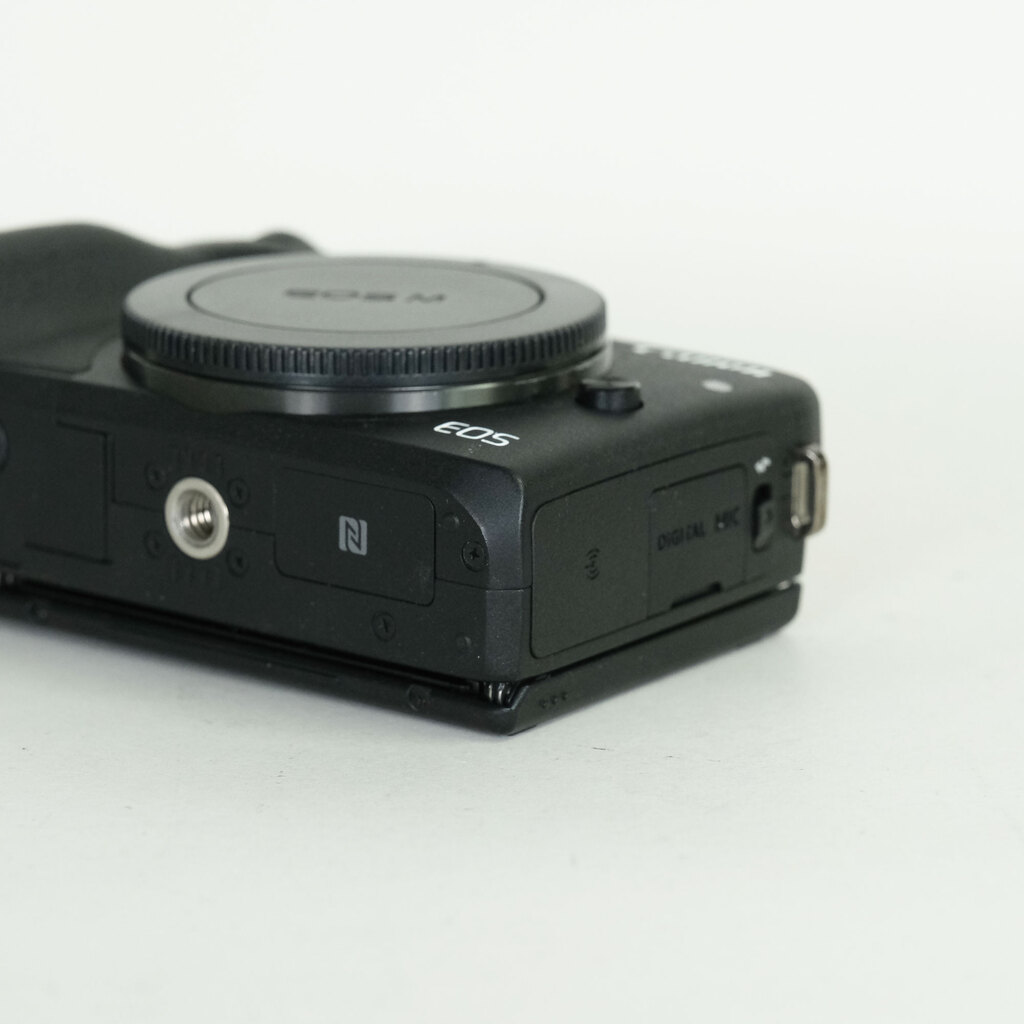 Canon EOS M3 ボディEVFキット ブラック Canon EOS M3 ボディEVFキット ブラック