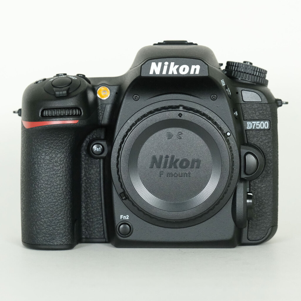 Nikon D7500