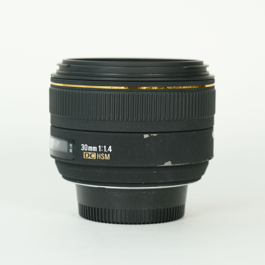 SIGMA 30mm F1.4EX DC HSM [ニコンF用]の出品 | ONE SCENE（ワンシーン）