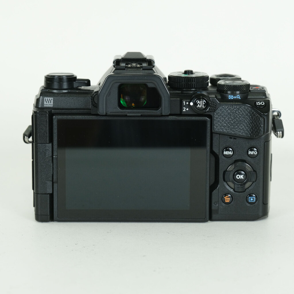 OLYMPUS OM-D E-M5 Mark III