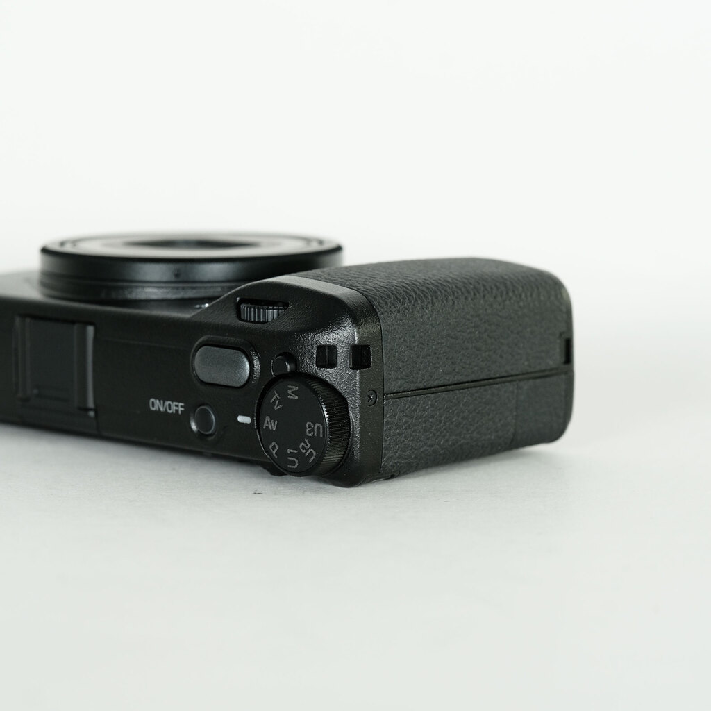 RICOH GR III HDF おまけ付き　コンパクトデジタルカメラ GR IIIx HDF - Ricoh