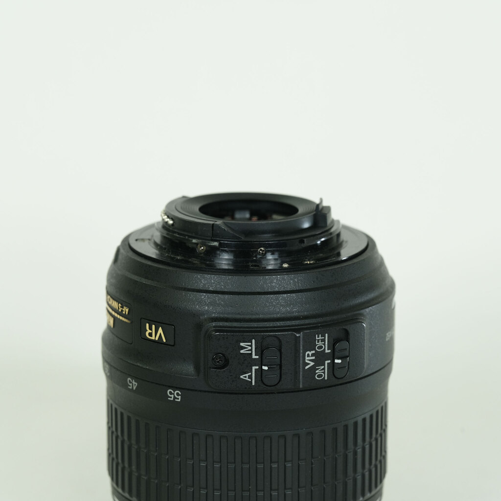 Nikon AF-S DX NIKKOR 18-55mm f3.5-5.6G VR II