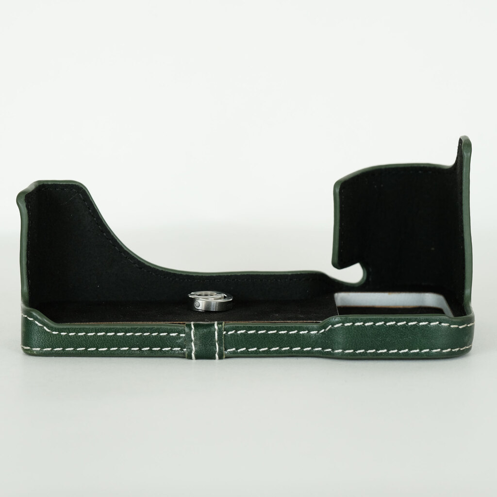 SONY α7RIV ボディ ILCE-7RM4A   【後期モデル 液晶下部にSONYロゴなし】