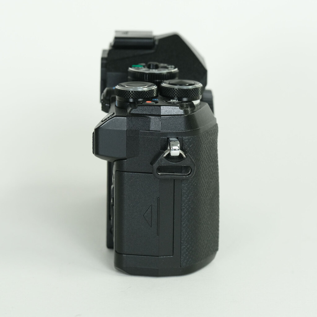 OLYMPUS OM-D E-M5 Mark III