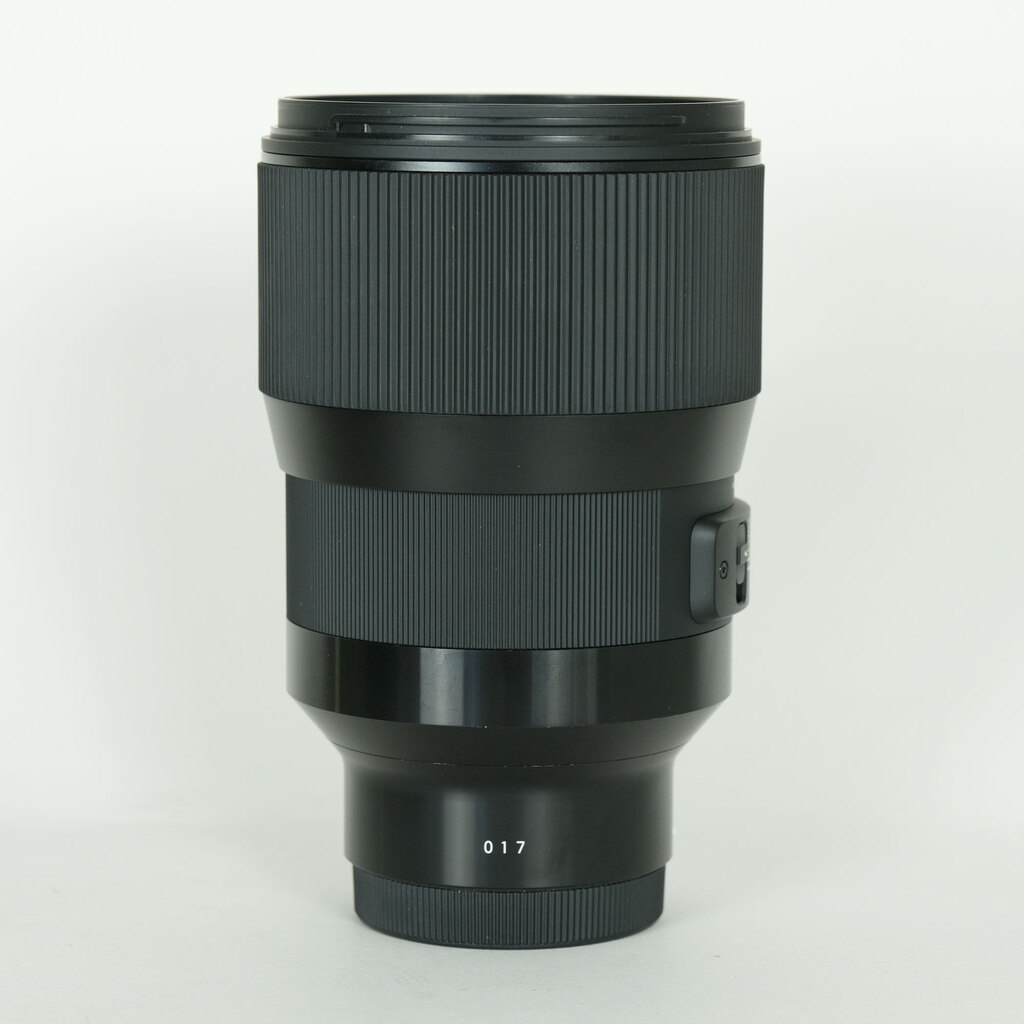 SIGMA Art 135mm F1.8 DG HSM (ソニーE用) SIGMA Art 135mm F1.8 DG HSM (ソニーE用)