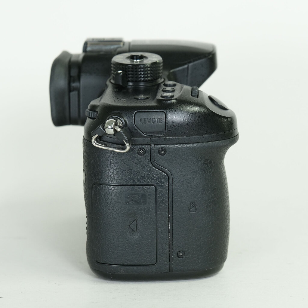 Panasonic LUMIX DMC-GH4