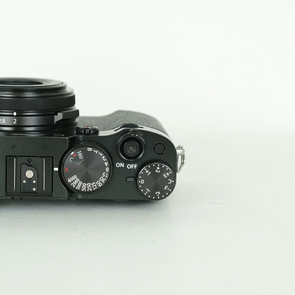 FUJIFILM X100V ブラック