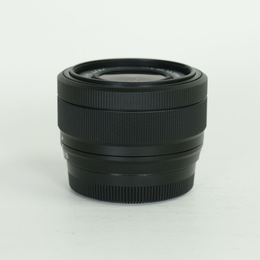 FUJIFILM XC13-33mm F3.5-6.3 OIS FUJIFILM XC13-33mm F3.5-6.3 OIS