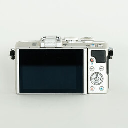 OLYMPUS PEN Lite E-PL7 ボディ シルバー