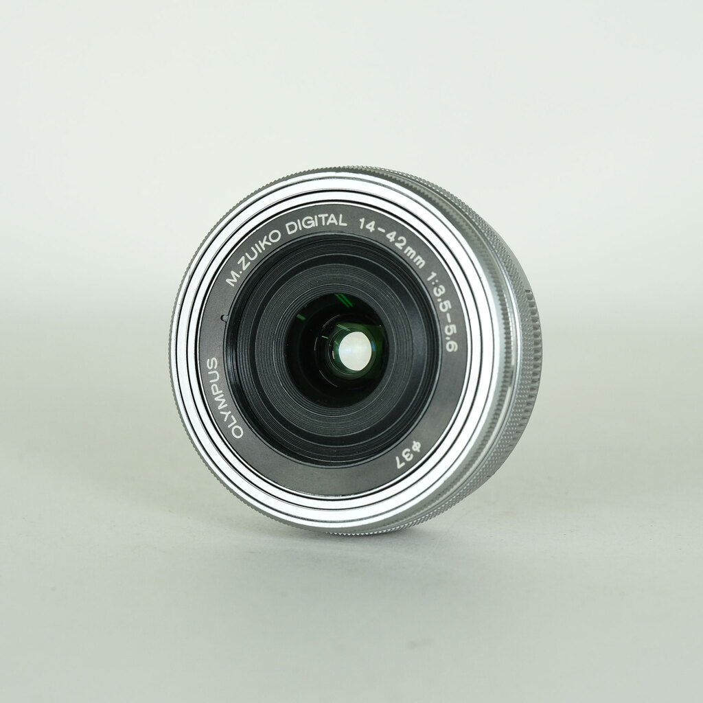 OLYMPUS M.ZUIKO DIGITAL ED 14-42mm F3.5-5.6 EZ シルバー