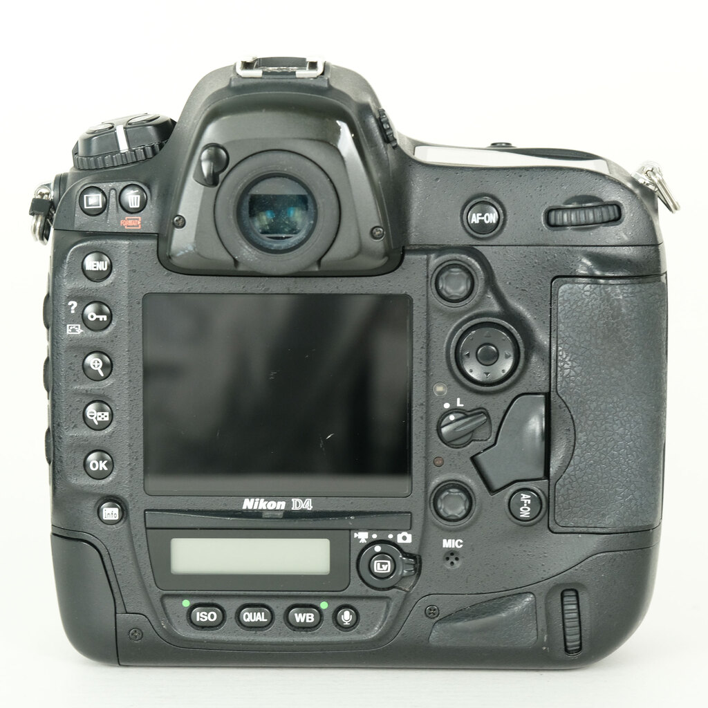 Nikon D4