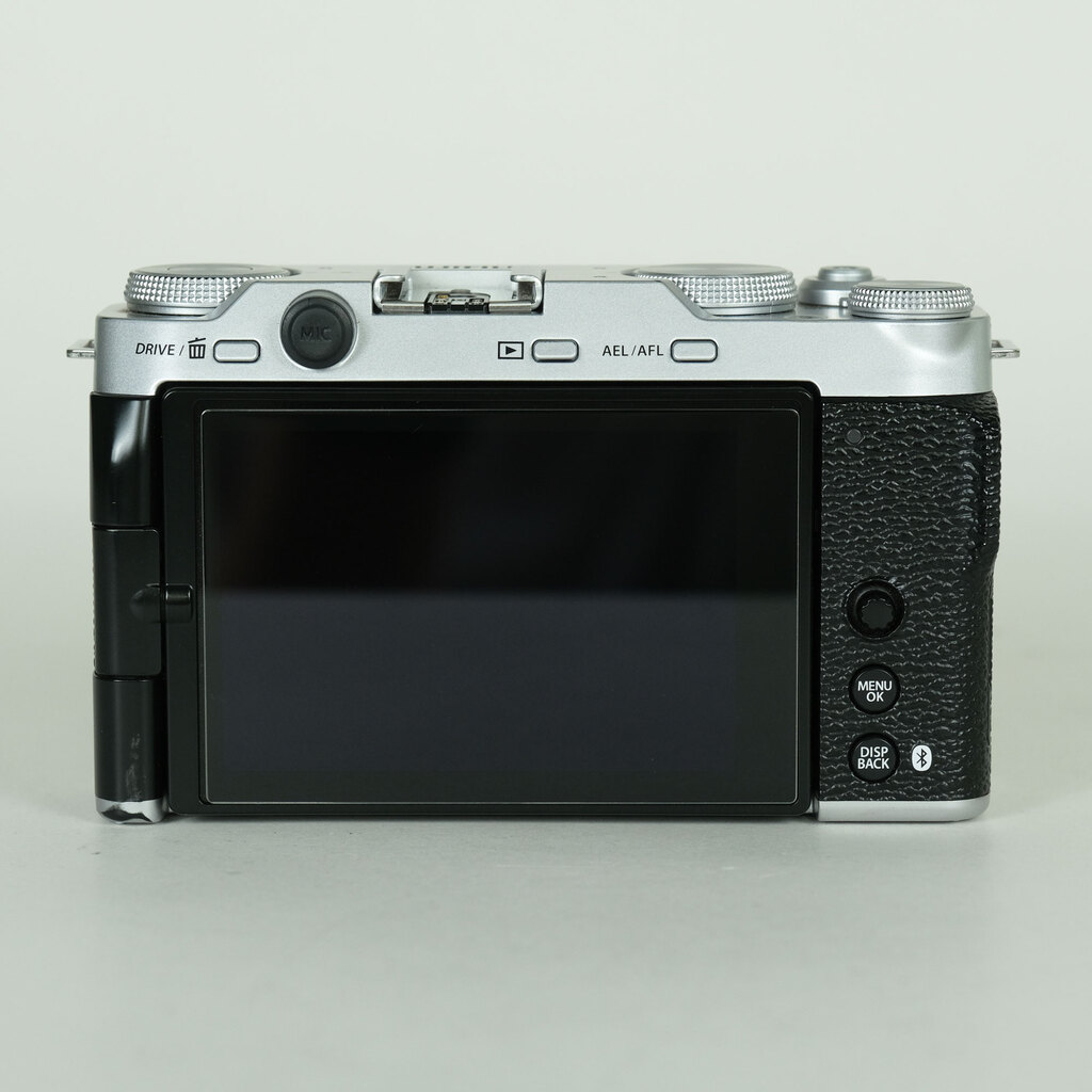 FUJIFILM X-M5 [�{�f�B �V���o�[]