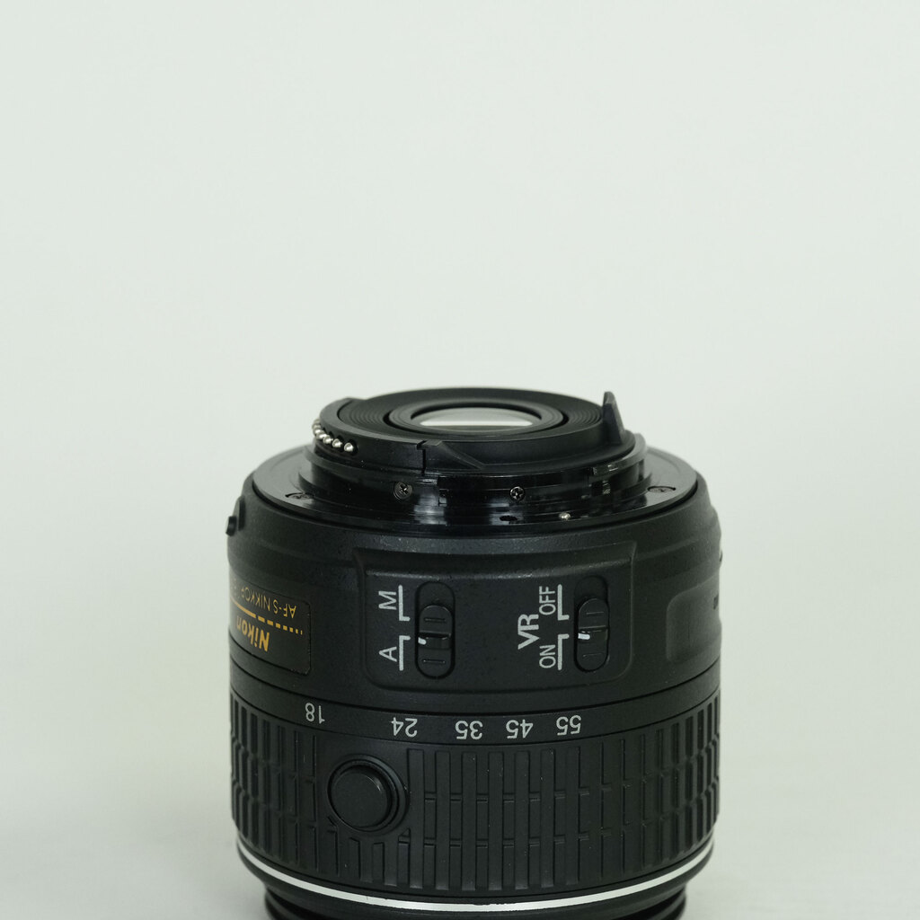 Nikon AF-S DX NIKKOR 18-55mm f3.5-5.6G VR II