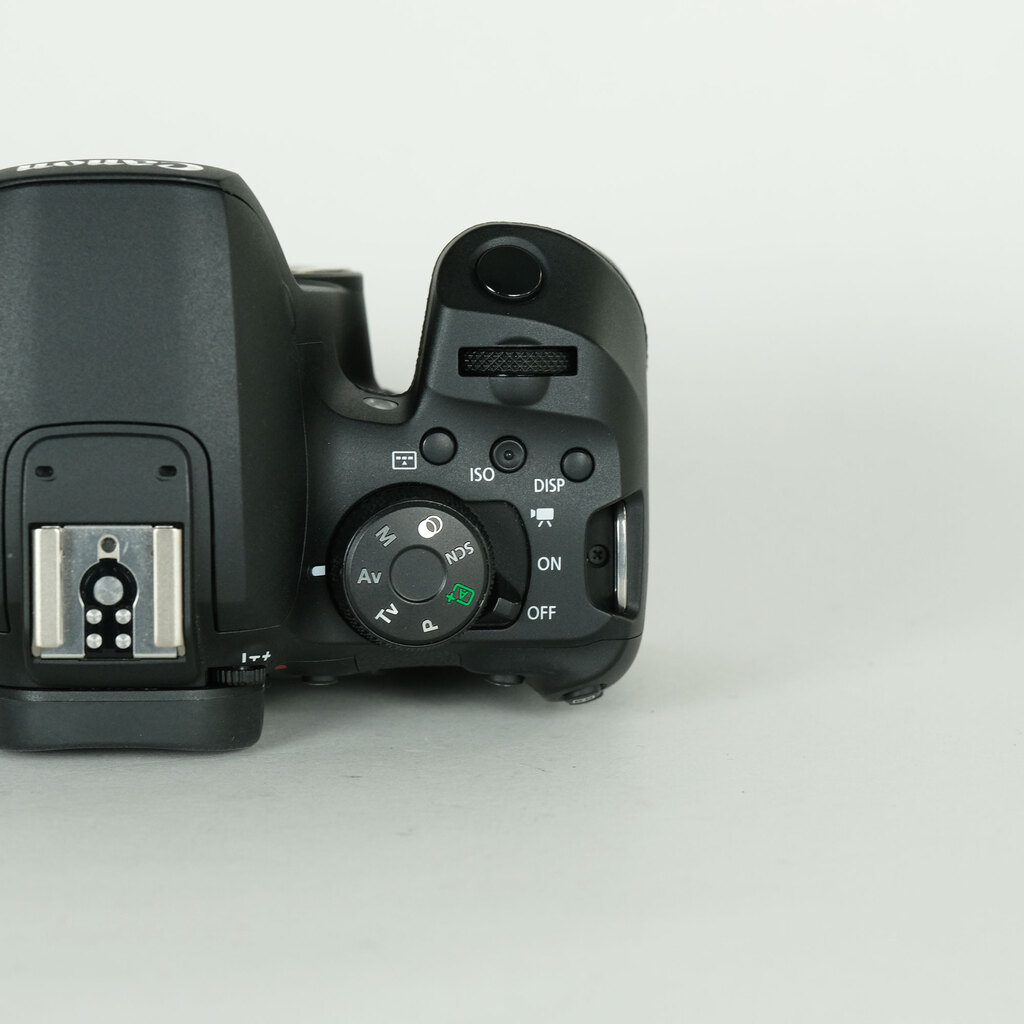 Canon EOS Kiss X10i