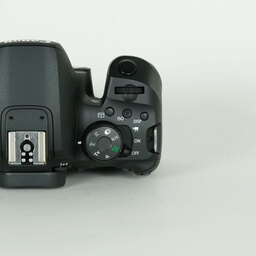Canon EOS Kiss X10i