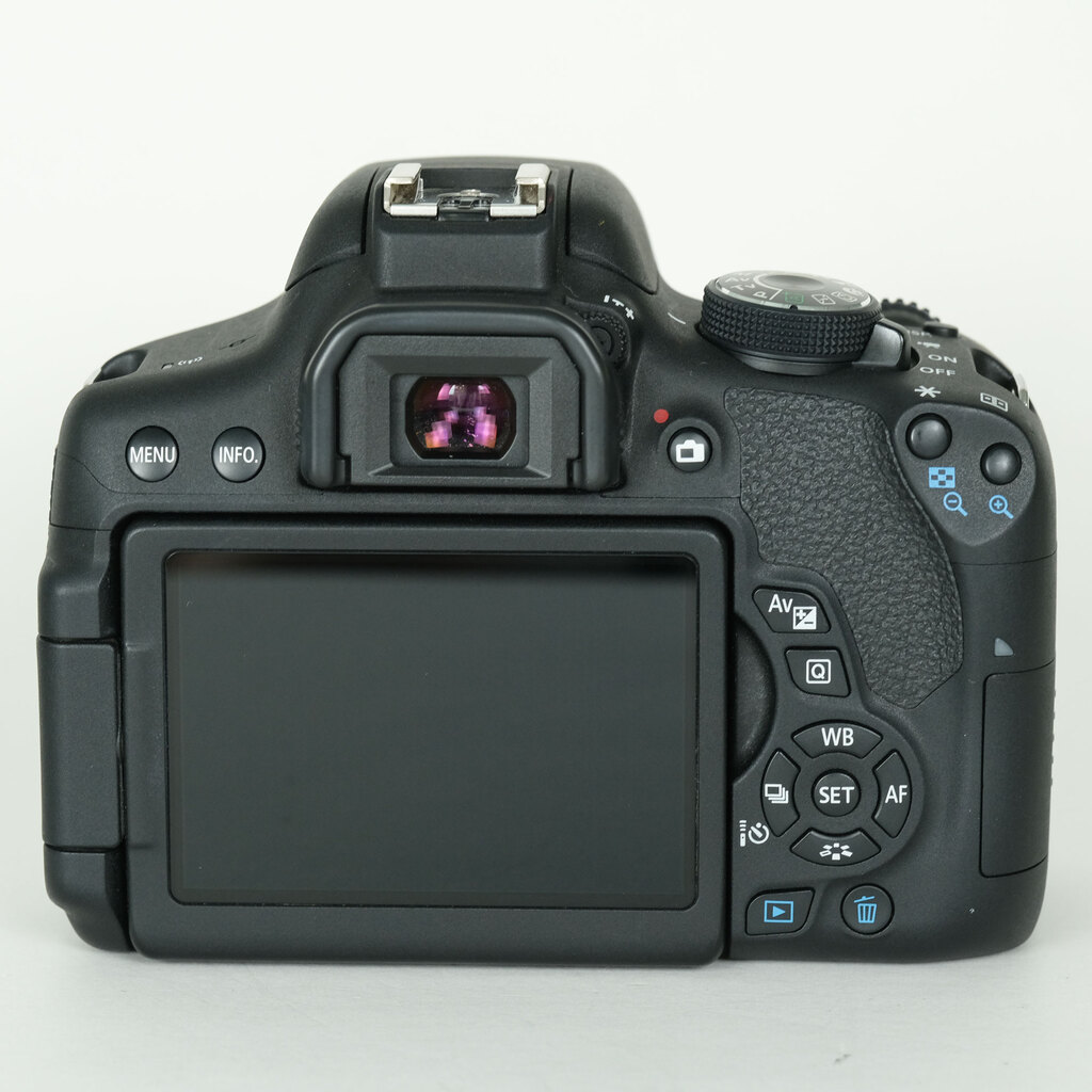 Canon EOS Kiss X8i