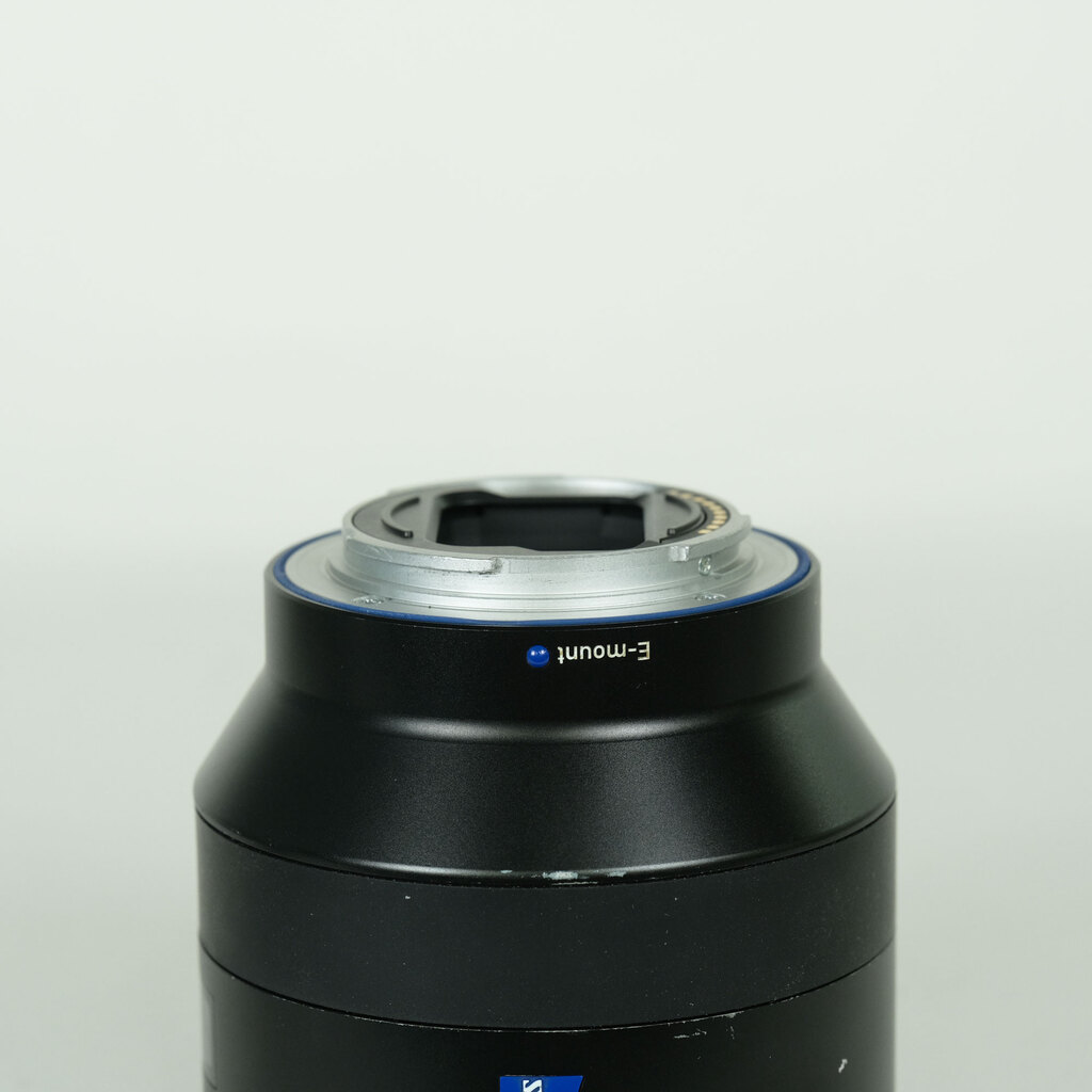 Carl Zeiss Batis 2/25 [ソニーE用]の出品 | ONE SCENE（ワンシーン）