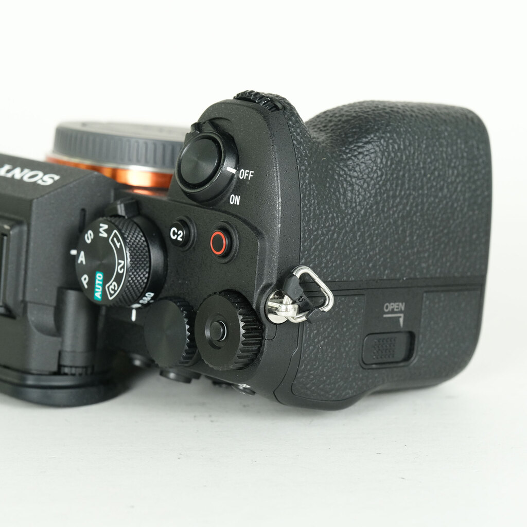 SONY α7 IV（ILCE-7M4）の出品 | ONE SCENE（ワンシーン）