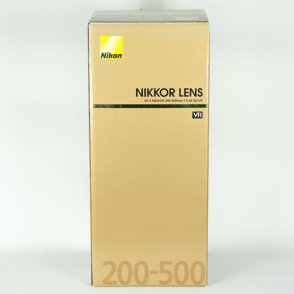 Nikon AF-S NIKKOR 200-500mm f/5.6E ED VR Nikon AF-S NIKKOR 200-500mm f/5.6E ED VR