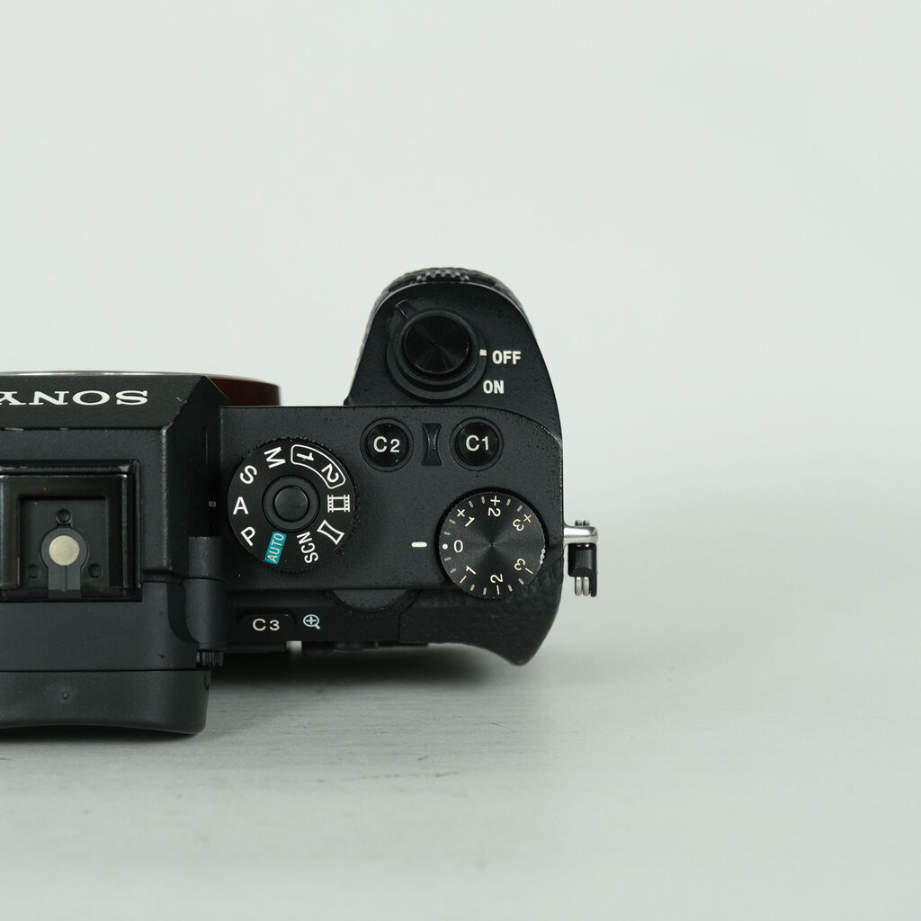 SONY α7R II（ILCE-7RM2）の出品 | ONE SCENE（ワンシーン）