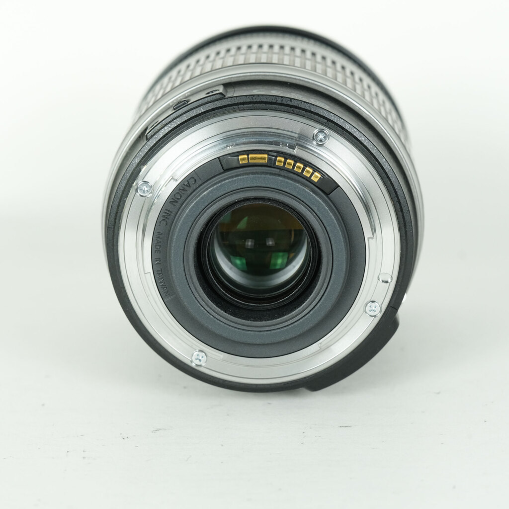 Canon EF-S18-200mm F3.5-5.6 ISの出品 | ONE SCENE（ワンシーン）