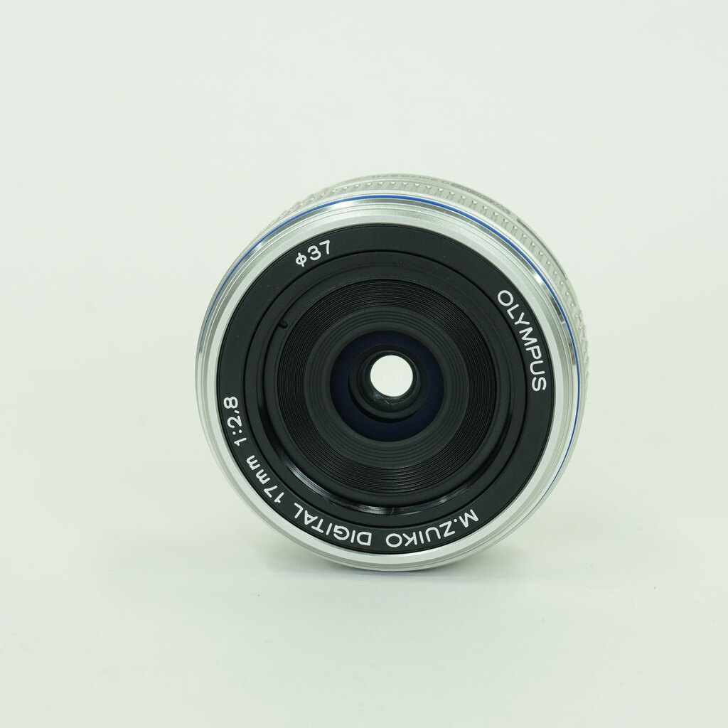 OLYMPUS M.ZUIKO DIGITAL 17mm F2.8 シルバー