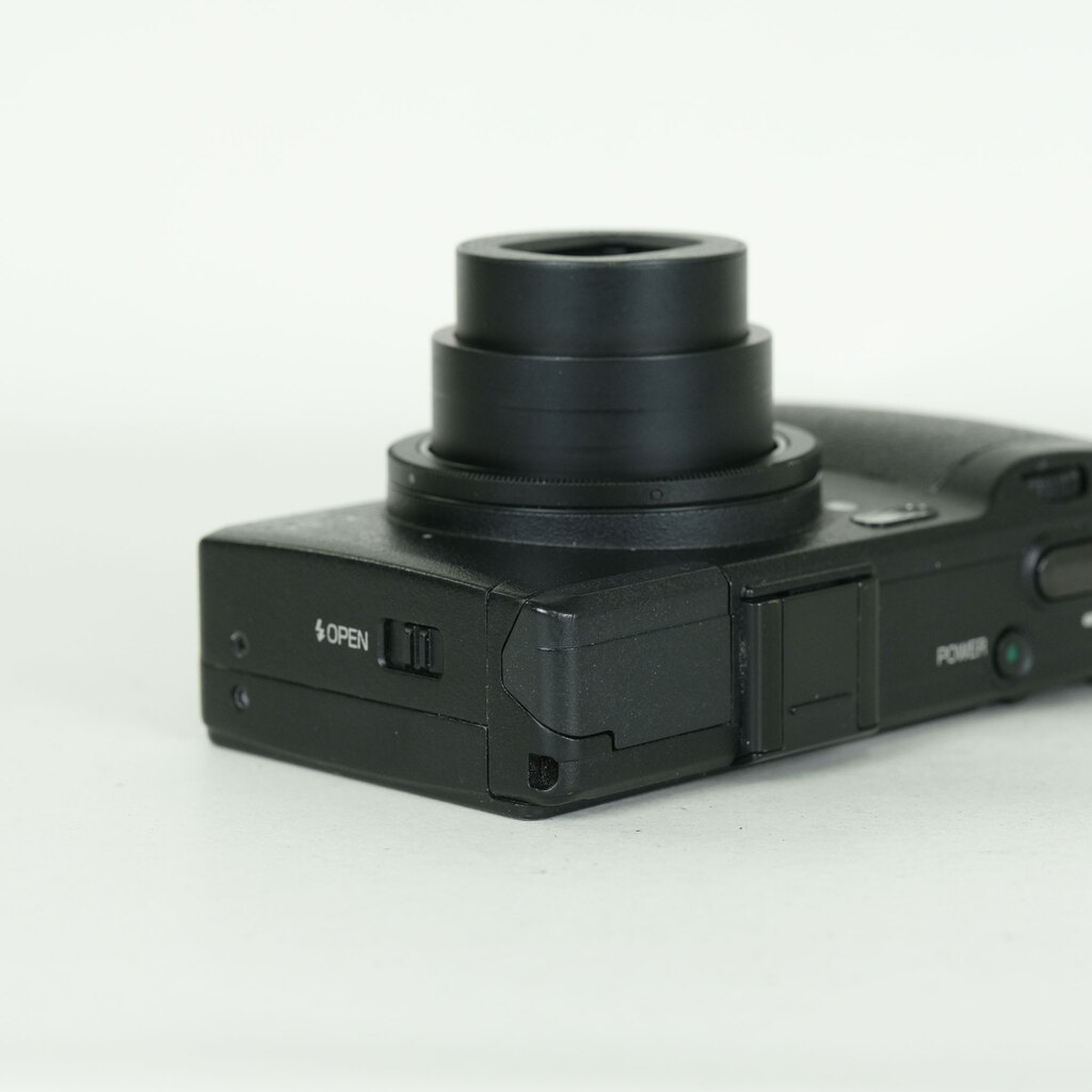 RICOH GR DIGITAL IV