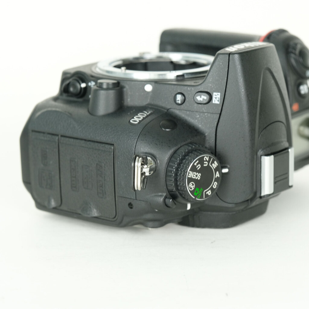 Nikon D7000の出品 | ONE SCENE（ワンシーン）