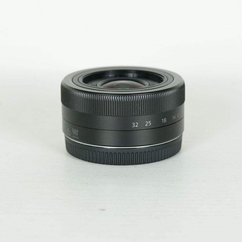Panasonic LUMIX G VARIO 12-32mm / F3.5-5.6 ASPH. / MEGA O.I.S. [�u���b�N]