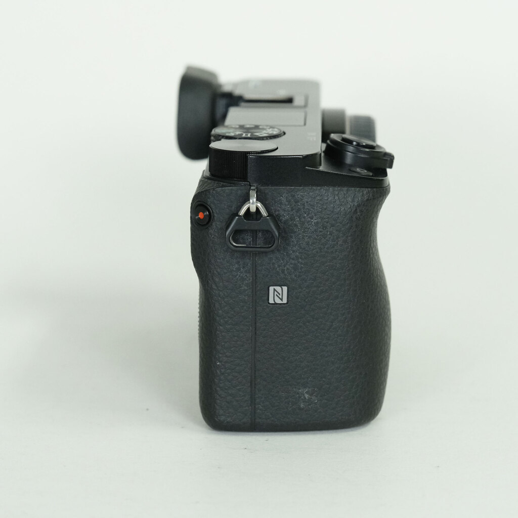 SONY α6000(ILCE-6000) SONY α6000(ILCE-6000)