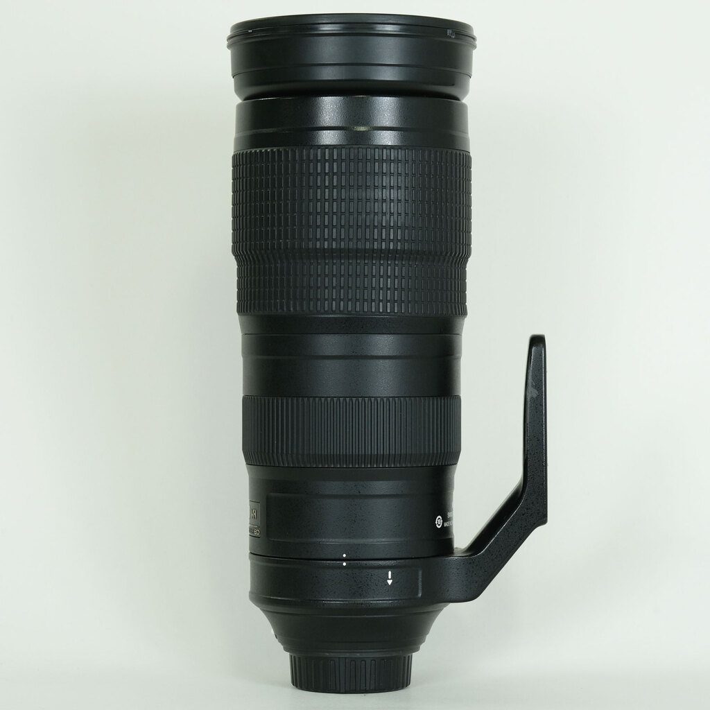Nikon AF-S NIKKOR 200-500mm f/5.6E ED VR Nikon AF-S NIKKOR 200-500mm f/5.6E ED VR