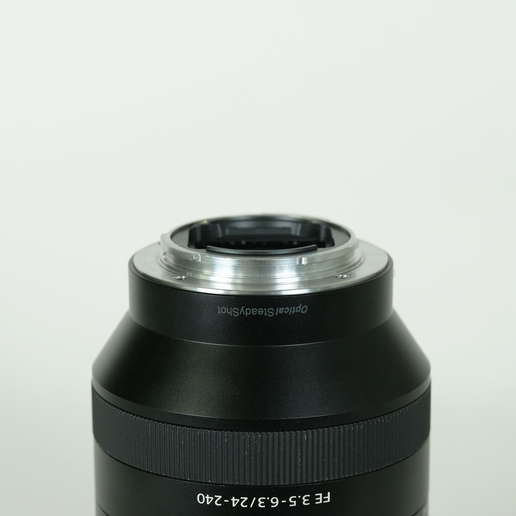 SONY FE 24-240mm F3.5-6.3 OSS SEL24240