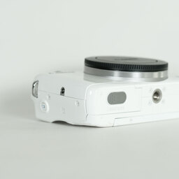 Canon EOS M10 ボディ ホワイト