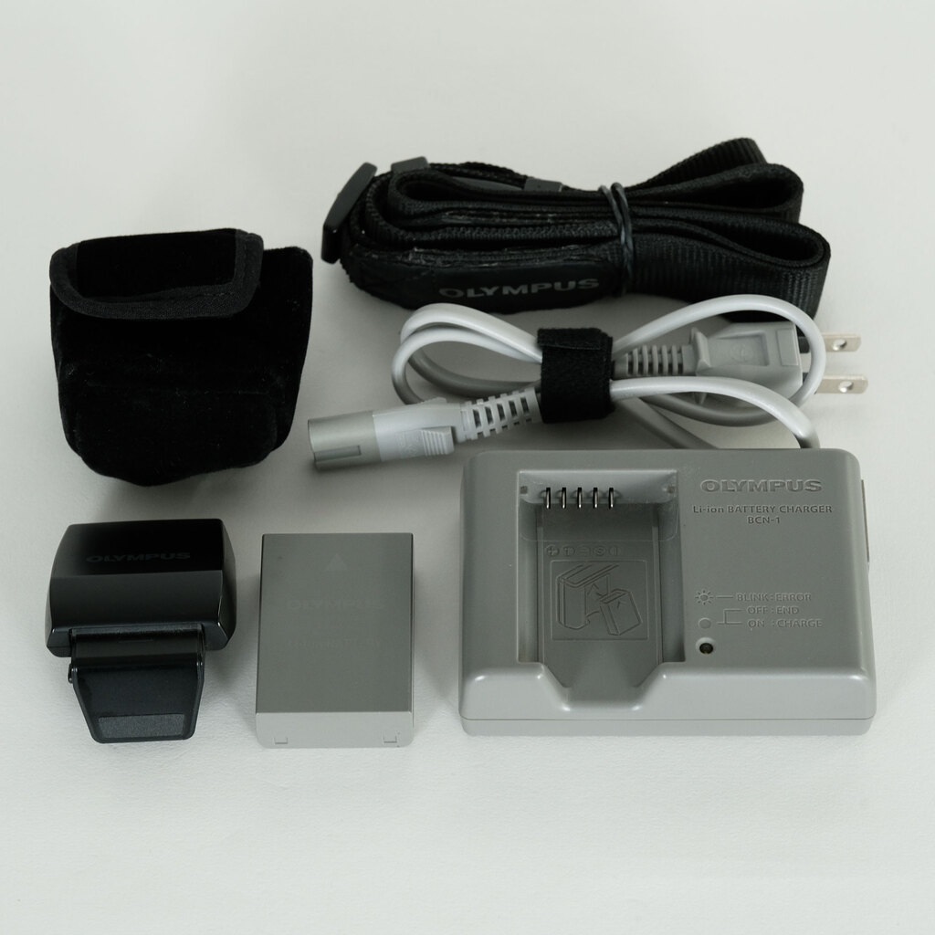 OLYMPUS OM-D E-M5 ボディ シルバー