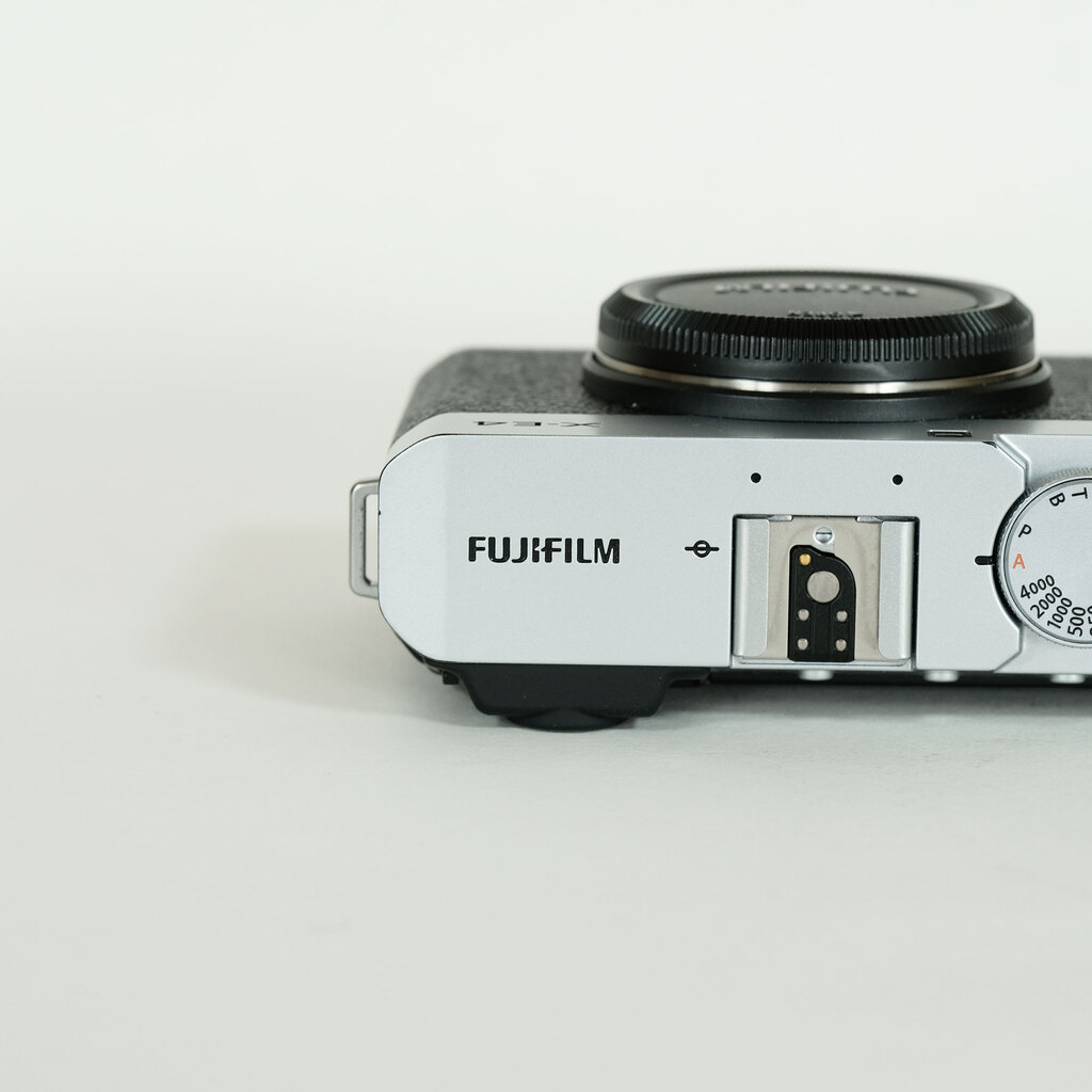 FUJIFILM X-E4
