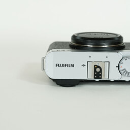 FUJIFILM X-E4