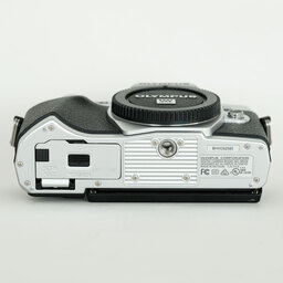 OLYMPUS OM-D E-M10 Mark III