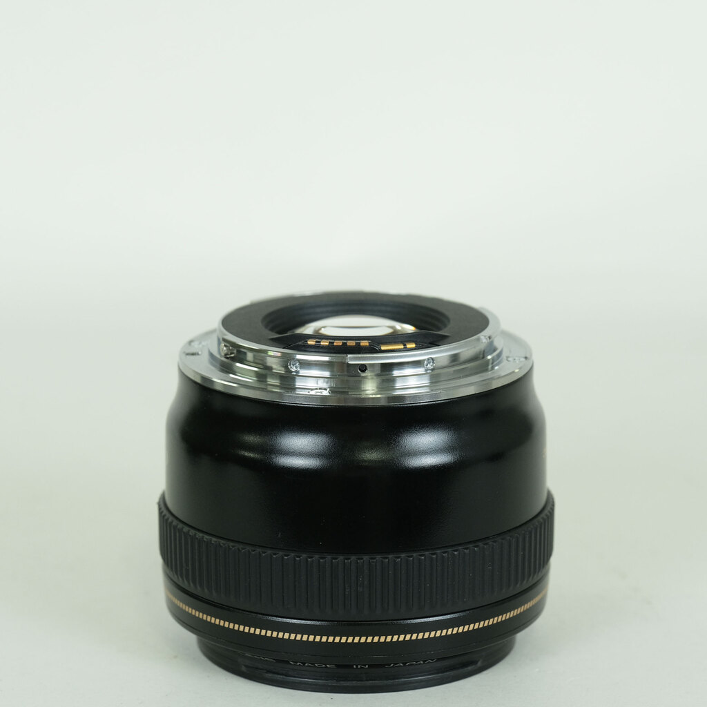 Canon EF28mm F1.8 USM Canon EF28mm F1.8 USM
