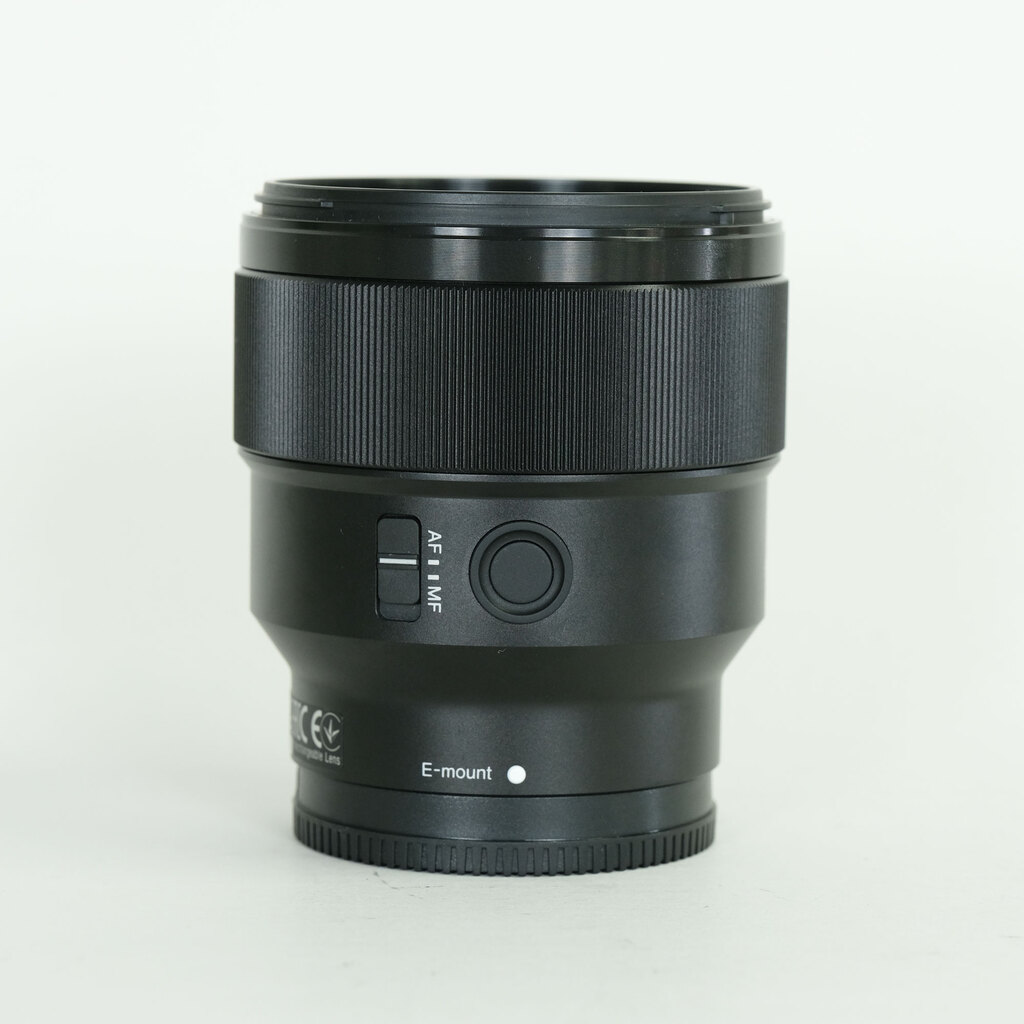 SONY FE 85mm F1.8 SEL85F18 SONY FE 85mm F1.8 SEL85F18