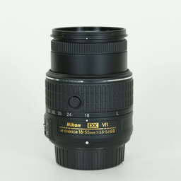 Nikon AF-S DX NIKKOR 18-55mm f3.5-5.6G VR II Nikon AF-S DX NIKKOR 18-55mm f3.5-5.6G VR II