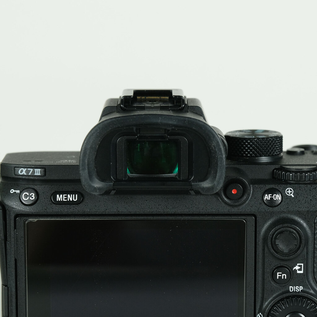 SONY α7 III（ILCE-7M3）の出品 | ONE SCENE（ワンシーン）