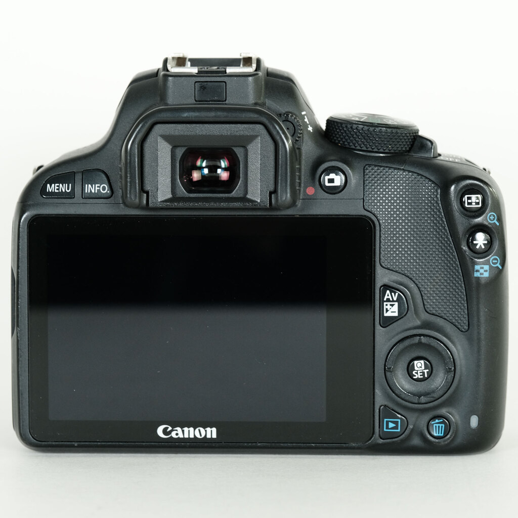 Canon EOS Kiss X7