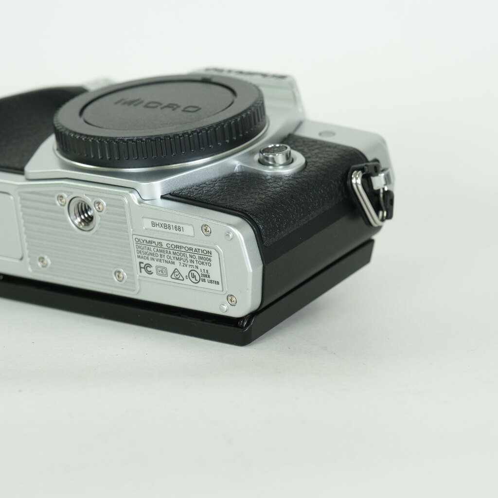 OLYMPUS OM-D E-M10 Mark III