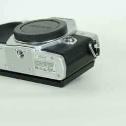 OLYMPUS OM-D E-M10 Mark III