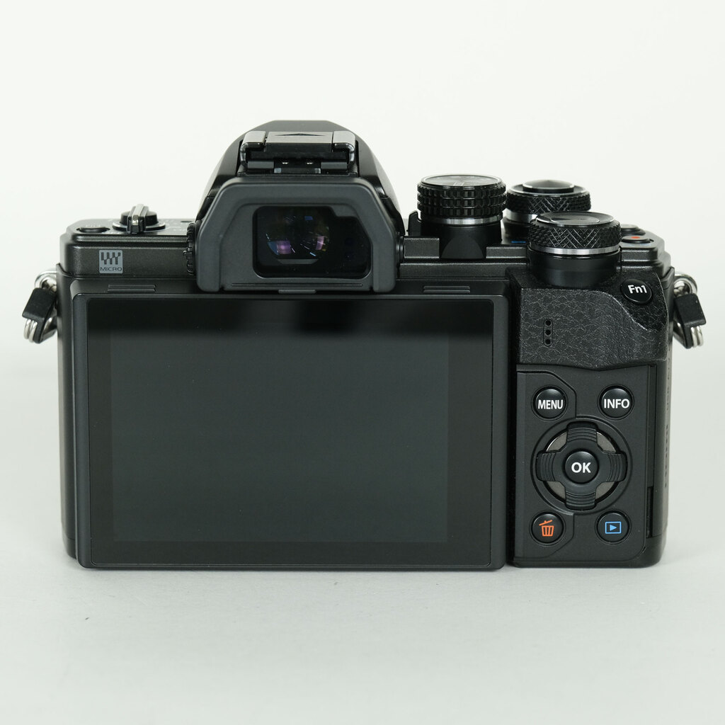 OLYMPUS OM-D E-M10 Mark II [�{�f�B �u���b�N]