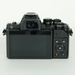 OLYMPUS OM-D E-M10 Mark II