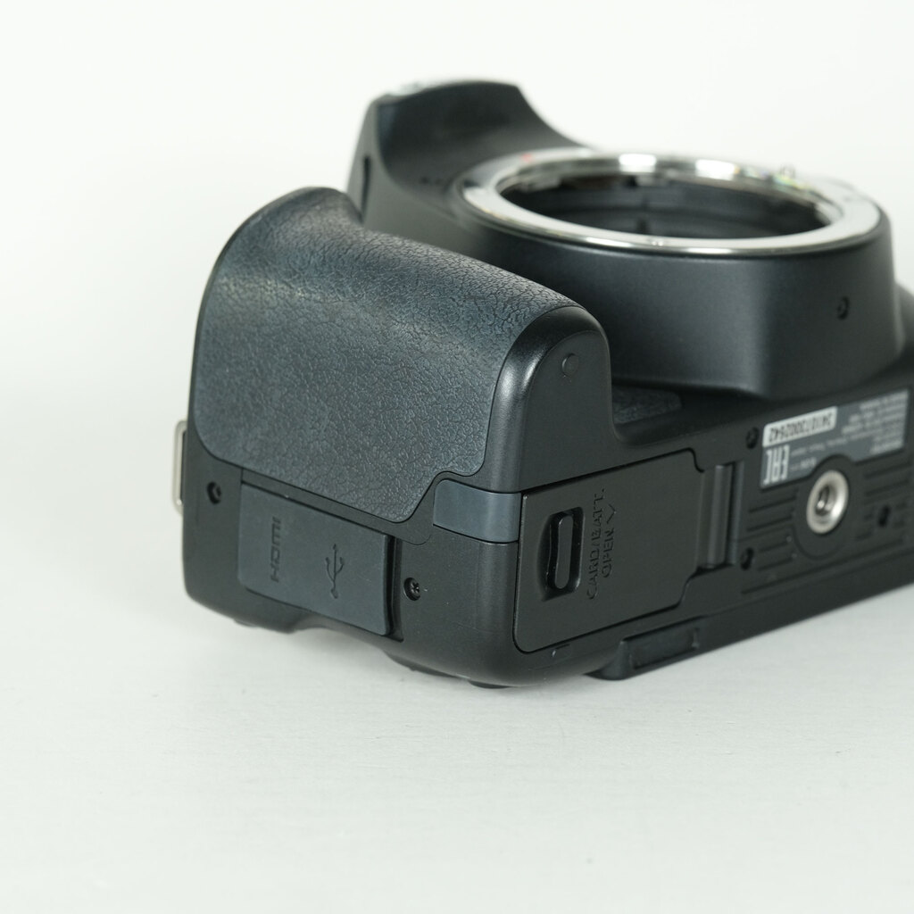 Canon EOS Kiss X10の出品 | ONE SCENE（ワンシーン）