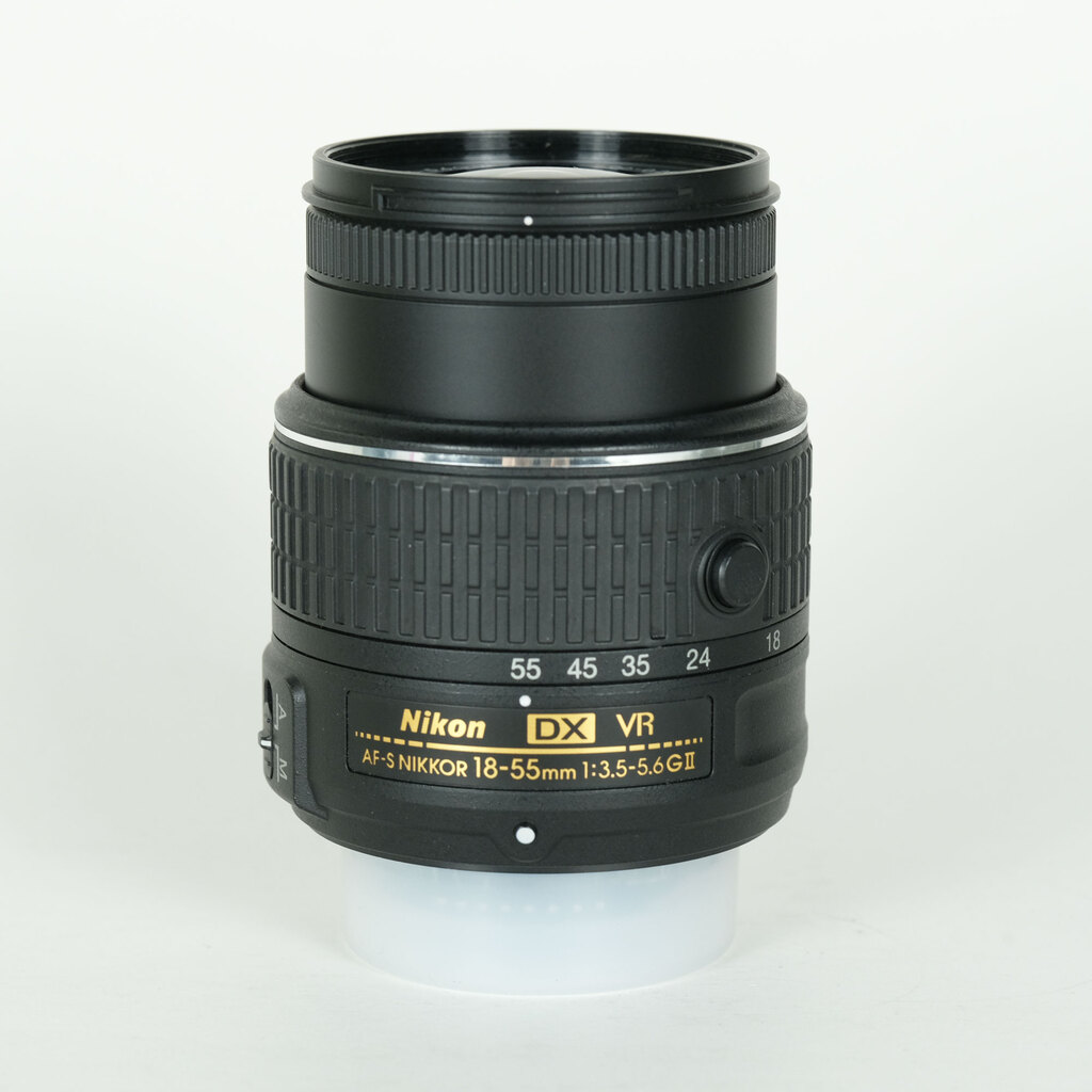 Nikon AF-S DX NIKKOR 18-55mm f3.5-5.6G VR II